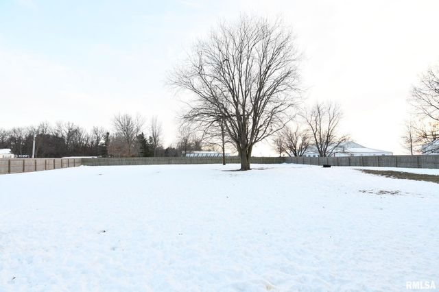 1424 W SUNSET Drive, Taylorville, IL 62568