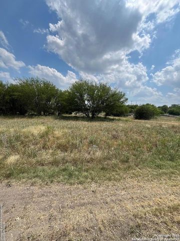 5557 Larkdale Dr, San Antonio, TX 78233