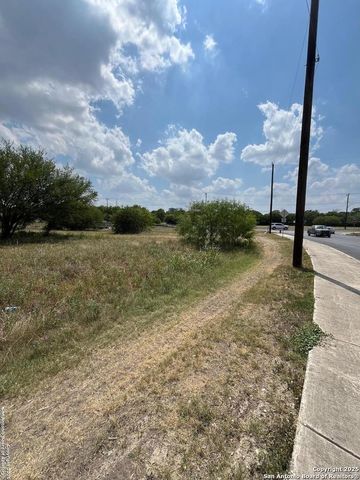 5557 Larkdale Dr, San Antonio, TX 78233