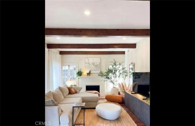 2118 Woodland Way, Los Angeles, CA 90068