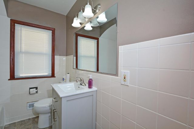 2122 30th Avenue N, Minneapolis, MN 55411