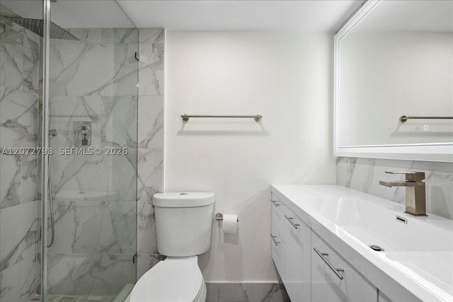 3703 NE 166th St 701, North Miami Beach, FL 33160