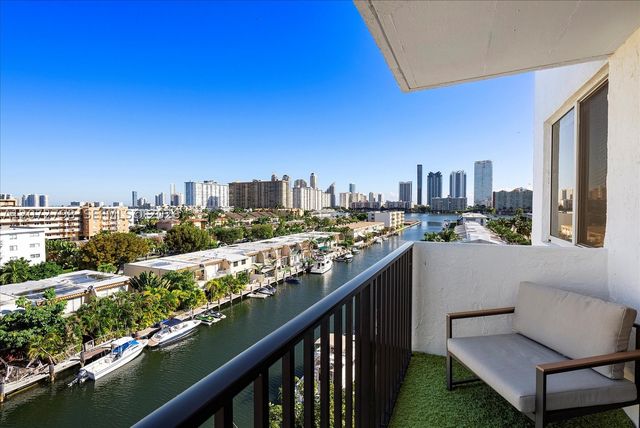 3703 NE 166th St 701, North Miami Beach, FL 33160
