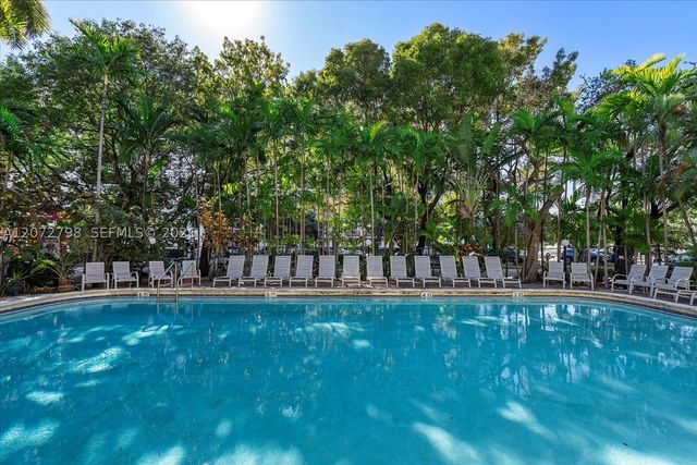 3703 NE 166th St 701, North Miami Beach, FL 33160