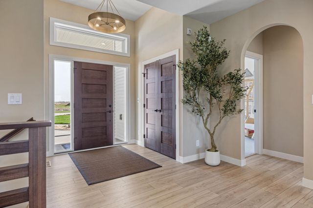 6833 Sunrise Point, Horace, ND 58047