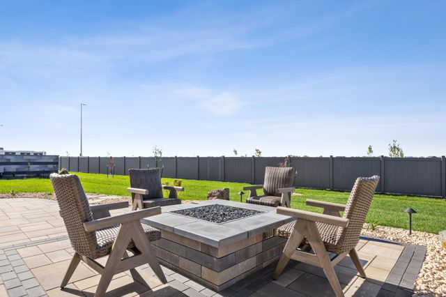 6833 Sunrise Point, Horace, ND 58047