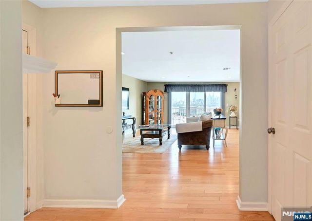 45 Legend Hills Drive, Edgewater, NJ 07020