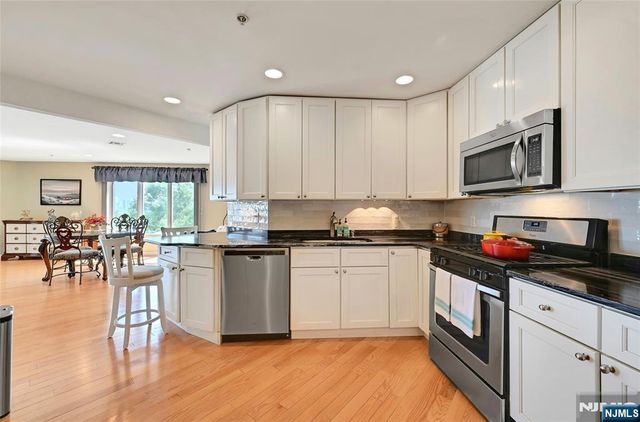 45 Legend Hills Drive, Edgewater, NJ 07020