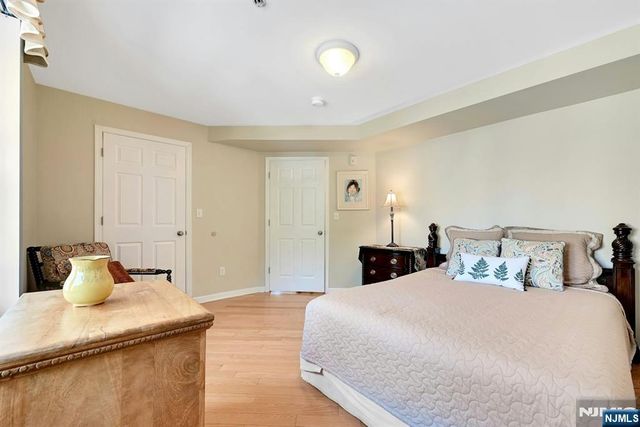 45 Legend Hills Drive, Edgewater, NJ 07020