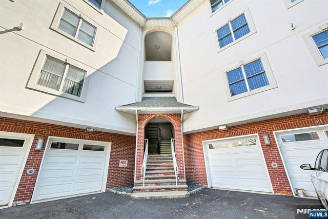 45 Legend Hills Drive, Edgewater, NJ 07020