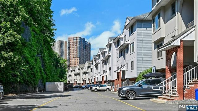 45 Legend Hills Drive, Edgewater, NJ 07020