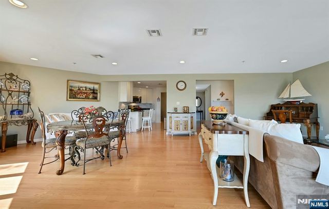 45 Legend Hills Drive, Edgewater, NJ 07020