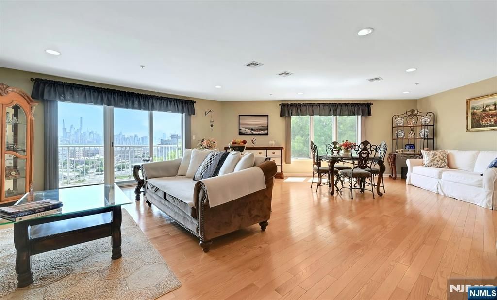 45 Legend Hills Drive, Edgewater, NJ 07020