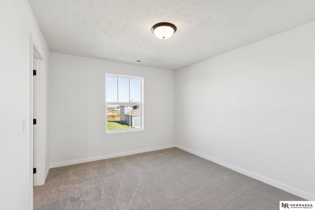 12406 S 89th Avenue, Papillion, NE 68046
