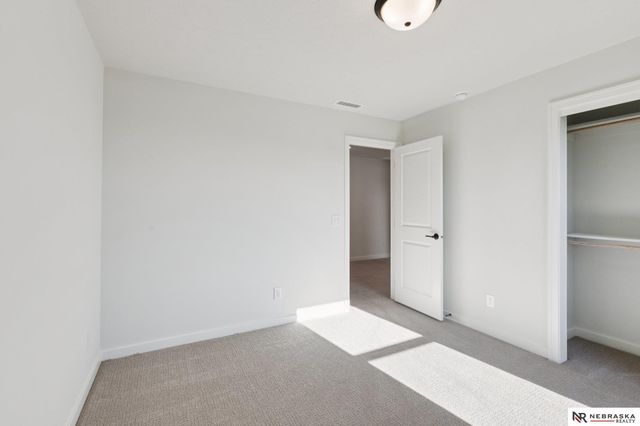 12406 S 89th Avenue, Papillion, NE 68046
