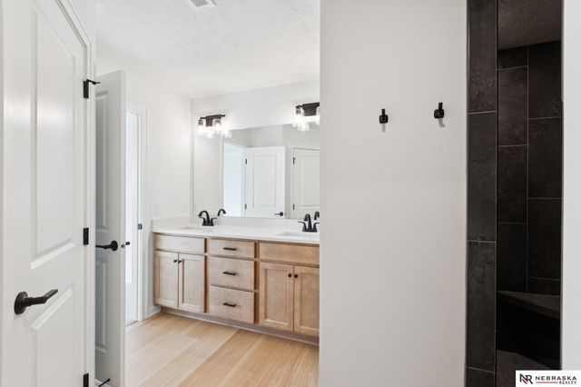 12406 S 89th Avenue, Papillion, NE 68046