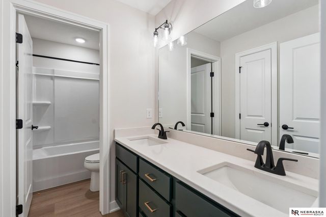 12406 S 89th Avenue, Papillion, NE 68046