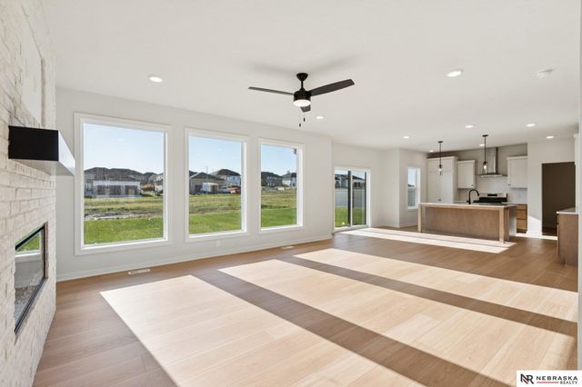 12406 S 89th Avenue, Papillion, NE 68046