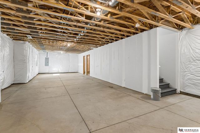 12406 S 89th Avenue, Papillion, NE 68046