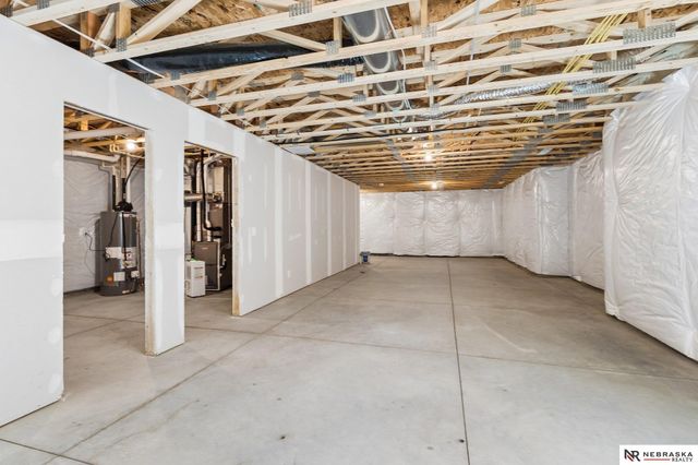 12406 S 89th Avenue, Papillion, NE 68046