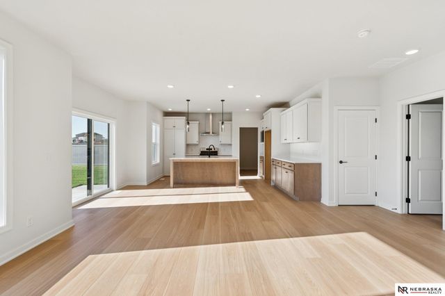 12406 S 89th Avenue, Papillion, NE 68046