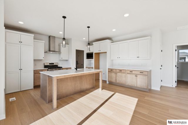 12406 S 89th Avenue, Papillion, NE 68046
