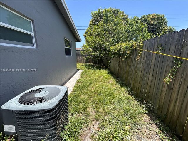 3070 NW 12th Ct 1-2, Fort Lauderdale, FL 33311