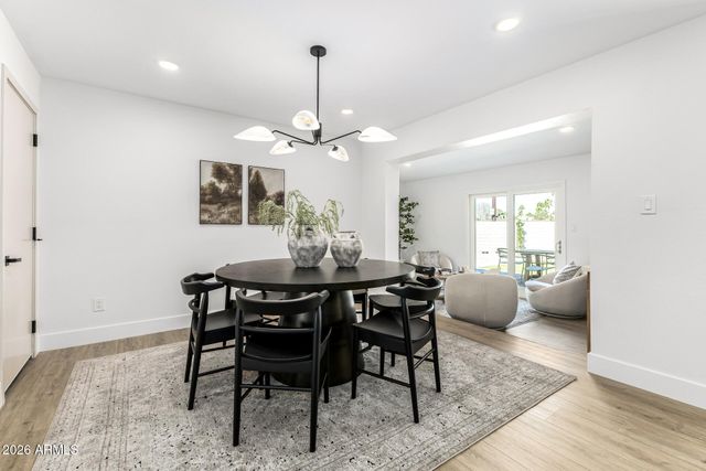 3802 E MERCER Lane, Phoenix, AZ 85028