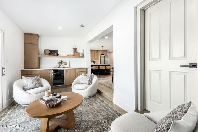 3802 E MERCER Lane, Phoenix, AZ 85028