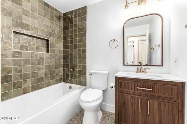 3802 E MERCER Lane, Phoenix, AZ 85028