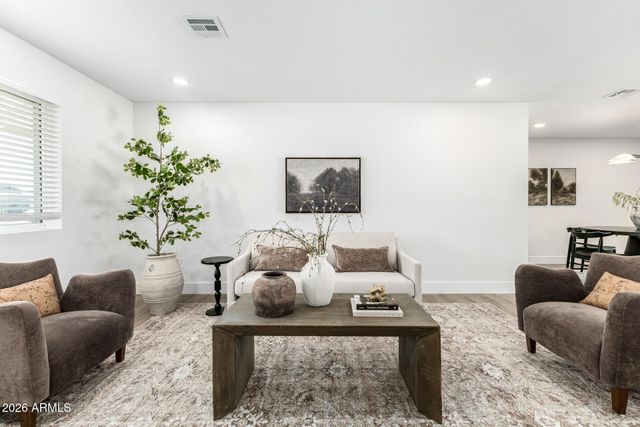 3802 E MERCER Lane, Phoenix, AZ 85028