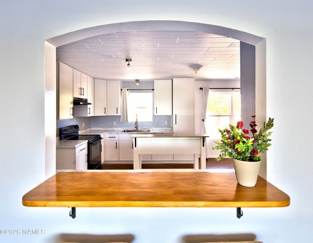 2201 Scenic View Drive, Winslow, AZ 86047