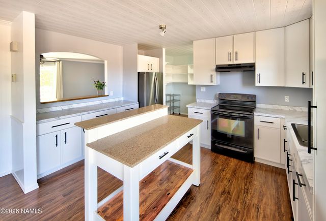 2201 Scenic View Drive, Winslow, AZ 86047