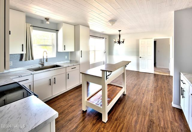 2201 Scenic View Drive, Winslow, AZ 86047