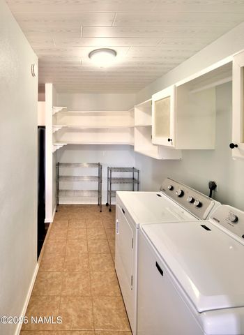 2201 Scenic View Drive, Winslow, AZ 86047