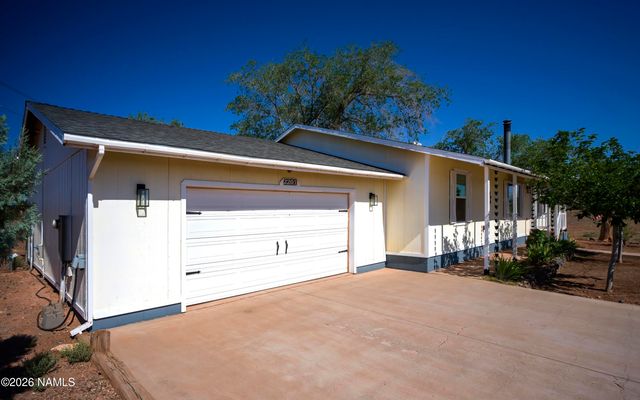 2201 Scenic View Drive, Winslow, AZ 86047