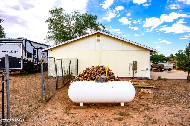 2201 Scenic View Drive, Winslow, AZ 86047
