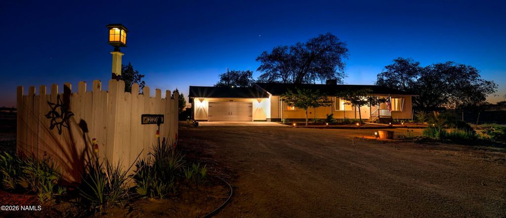2201 Scenic View Drive, Winslow, AZ 86047