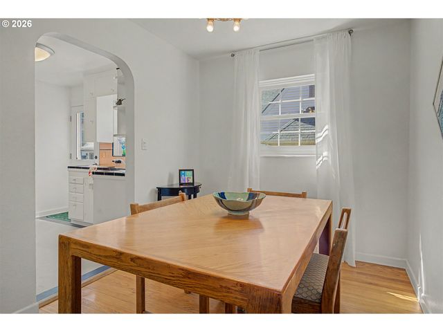 4341 Ne HALSEY St 18, Portland, OR 97213