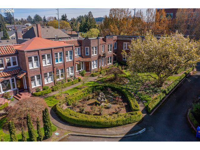 4341 Ne HALSEY St 18, Portland, OR 97213