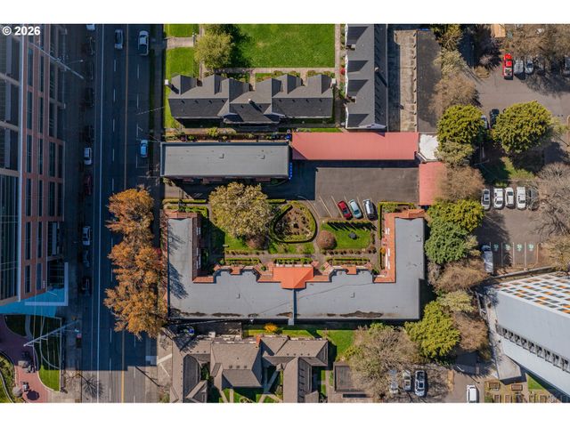 4341 Ne HALSEY St 18, Portland, OR 97213