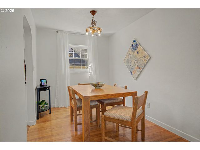 4341 Ne HALSEY St 18, Portland, OR 97213