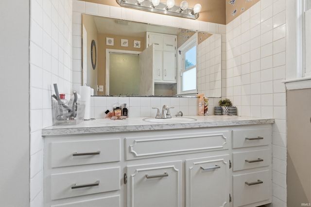 1802 Gillmore Drive, Fort Wayne, IN 46818