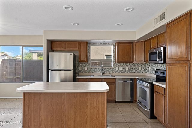 76 W Corriente Court, San Tan Valley, AZ 85143