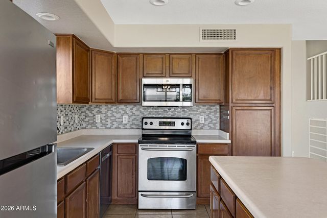 76 W Corriente Court, San Tan Valley, AZ 85143