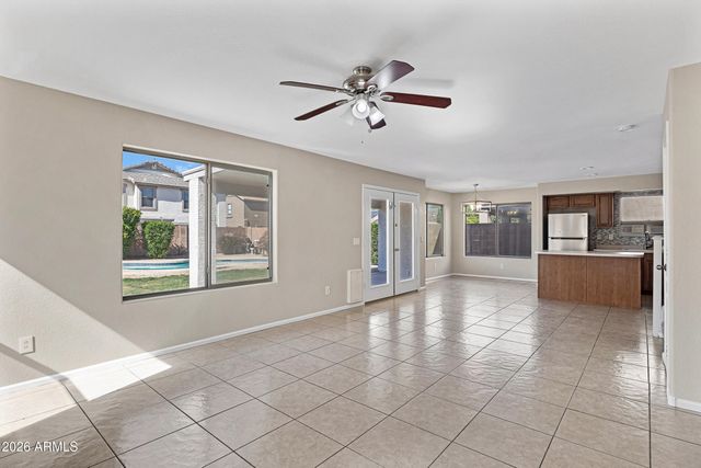 76 W Corriente Court, San Tan Valley, AZ 85143