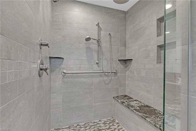 51 Mizzen CIR, Hampton, VA 23664