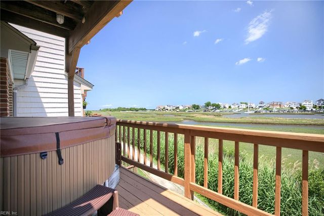 51 Mizzen CIR, Hampton, VA 23664