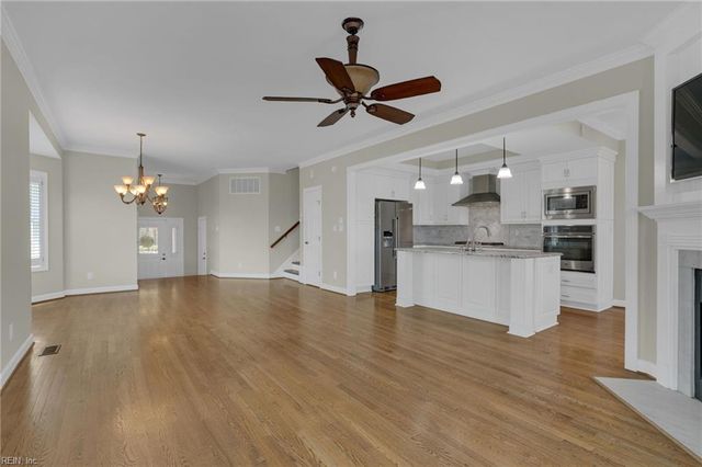 51 Mizzen CIR, Hampton, VA 23664