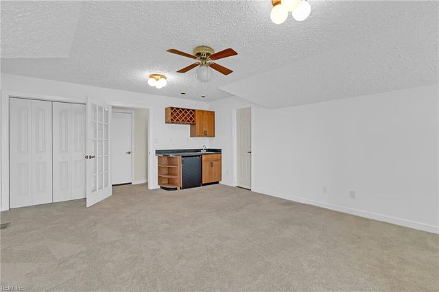 51 Mizzen CIR, Hampton, VA 23664